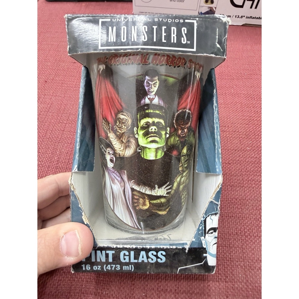 UNIVERSAL MONSTERS Pint Glass 16 OZ FRANKENSTEIN DRACULA WOLFMAN HORROR NEW RARE